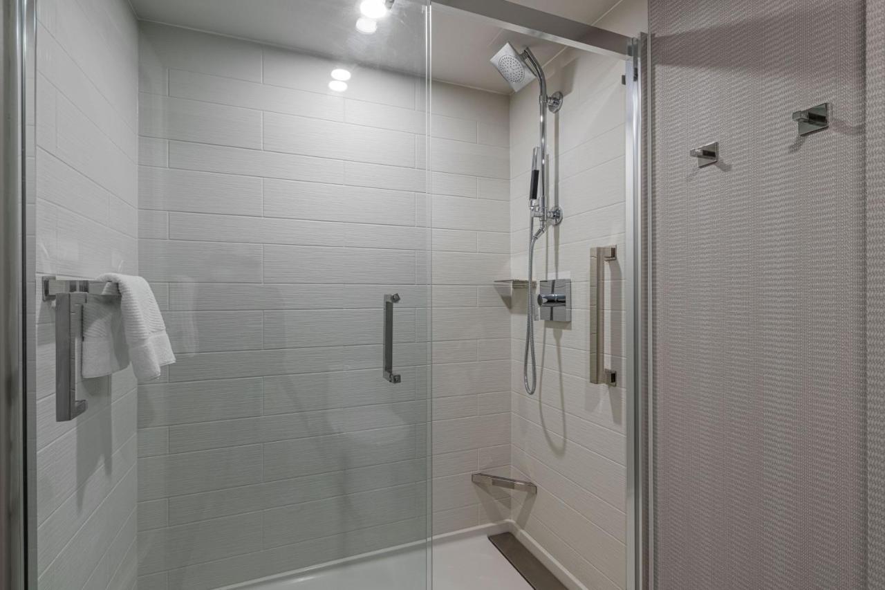 Готель Wichita Marriott Екстер'єр фото