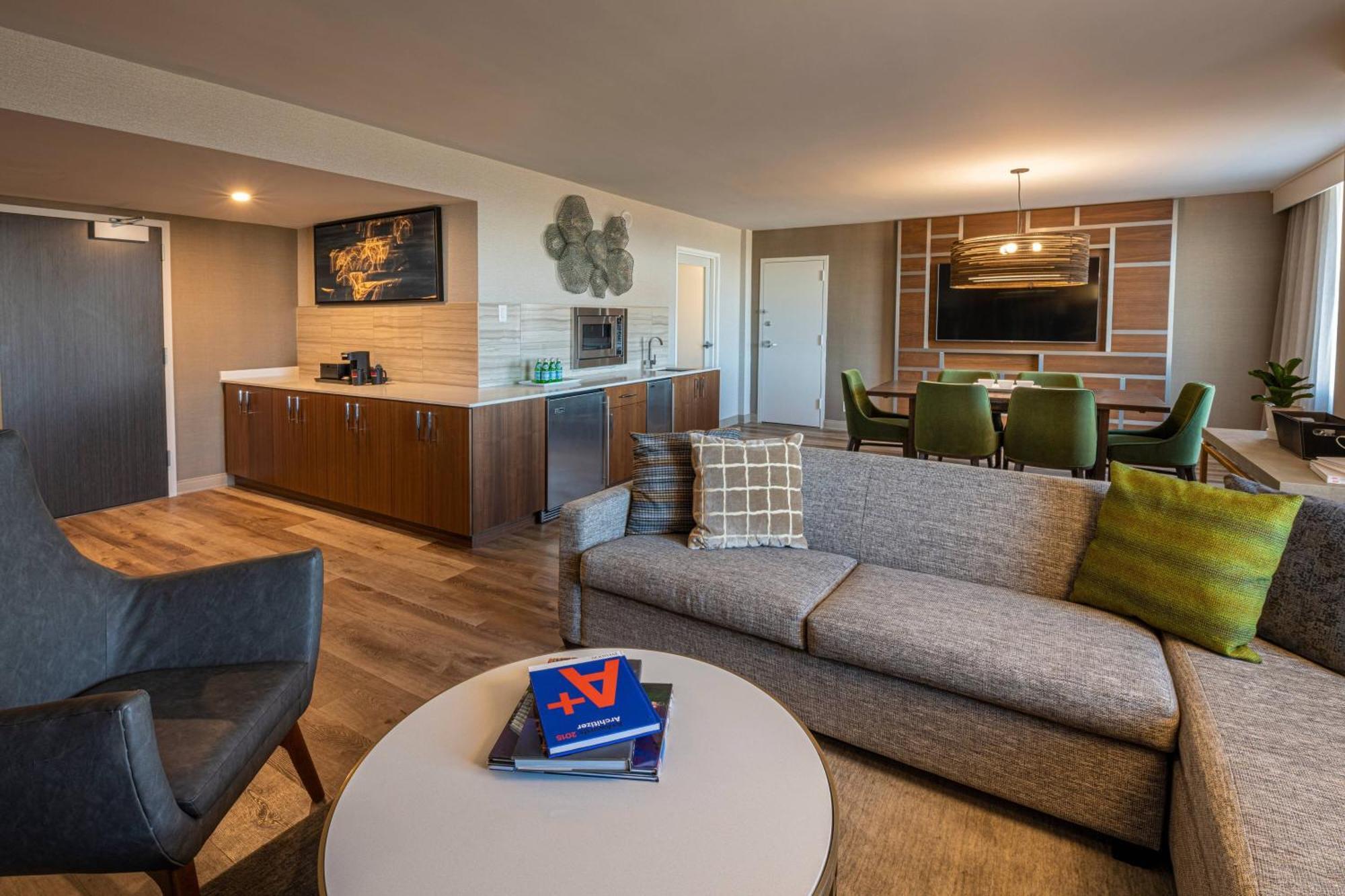 Готель Wichita Marriott Екстер'єр фото