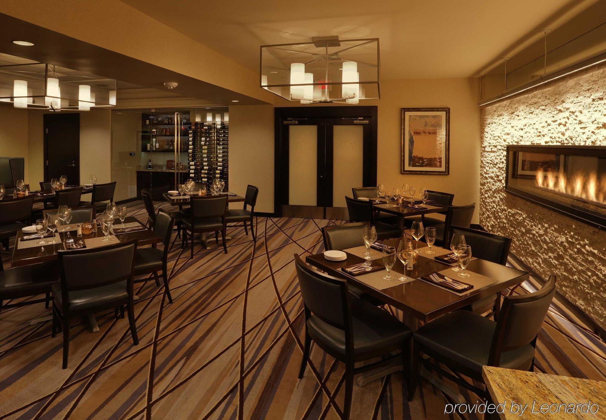 Готель Wichita Marriott Екстер'єр фото