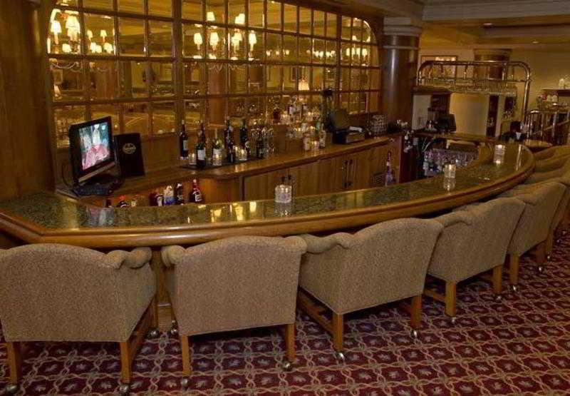 Готель Wichita Marriott Ресторан фото