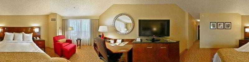 Готель Wichita Marriott Екстер'єр фото