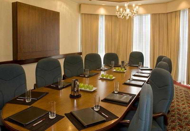 Готель Wichita Marriott Екстер'єр фото